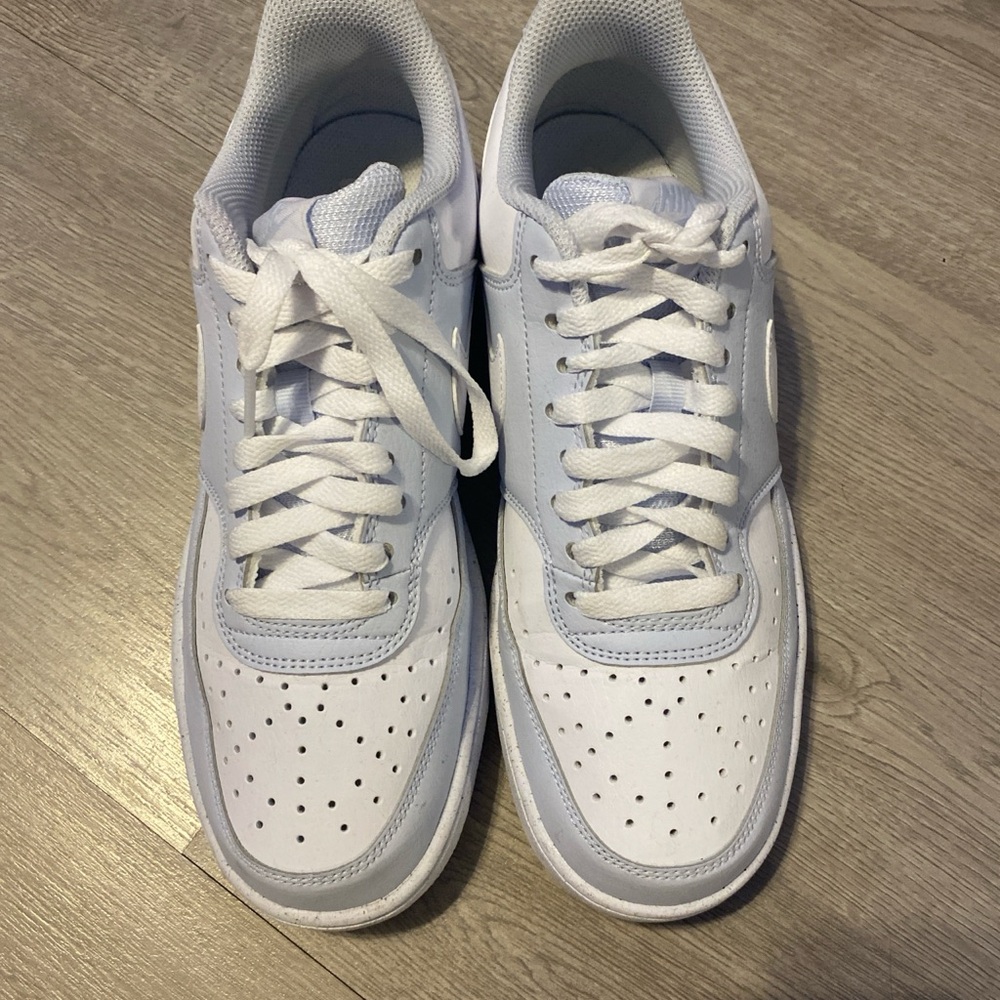 Nike Women's White and Light Blue Sneakers